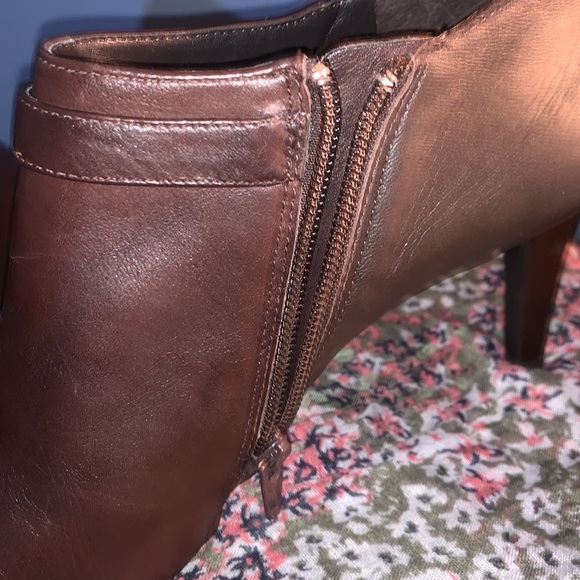 Antonio Melani Size 9.5 Chocolate Booties - Picture 15 of 16